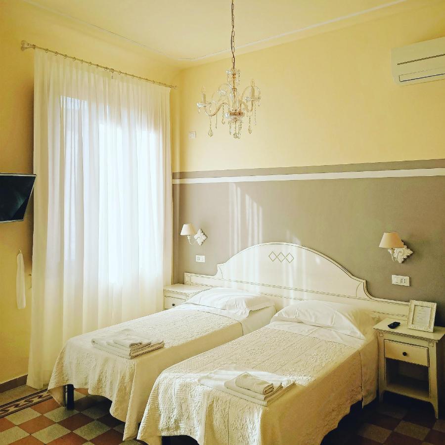 Guest House Domo Florenzia Eksteriør bilde