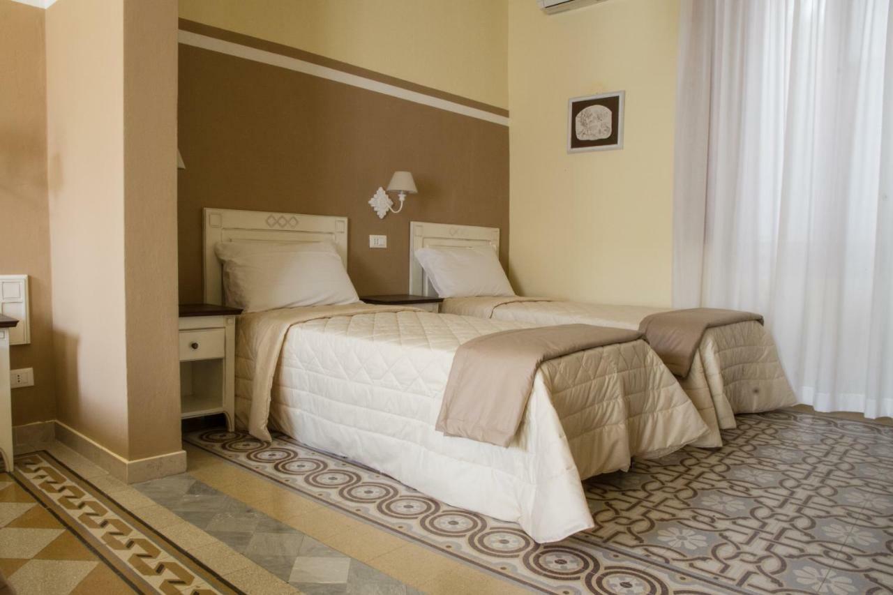 Guest House Domo Florenzia Eksteriør bilde
