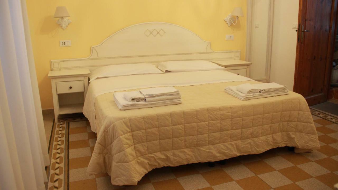 Guest House Domo Florenzia Eksteriør bilde
