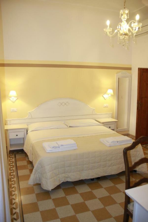Guest House Domo Florenzia Eksteriør bilde